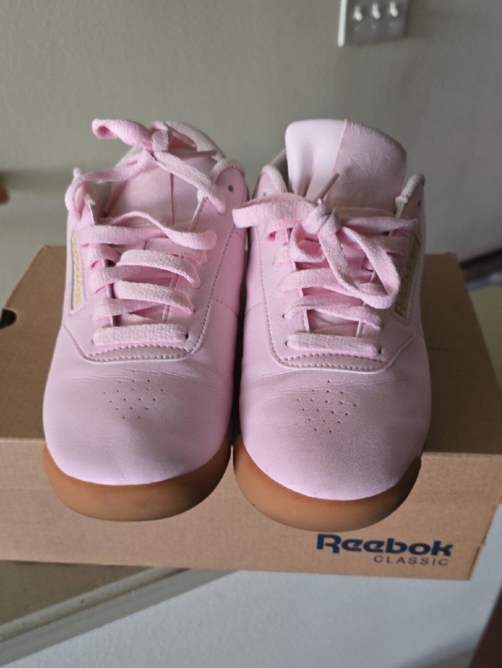 Reebok Pink Classic Low-Top Sneakers - Picture 4 of 16